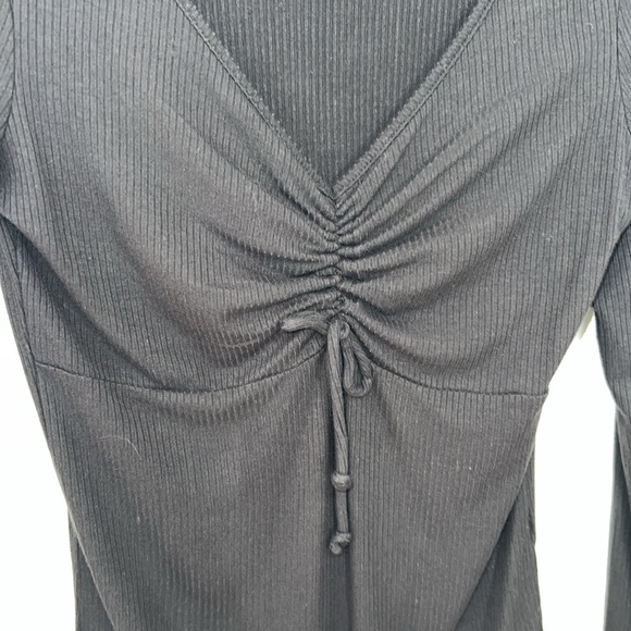 Hollister Ribbed Lettuce Trim Bodysuit - Picture 4 of 6